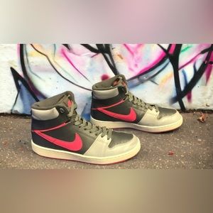 Nike backboard size 9.5